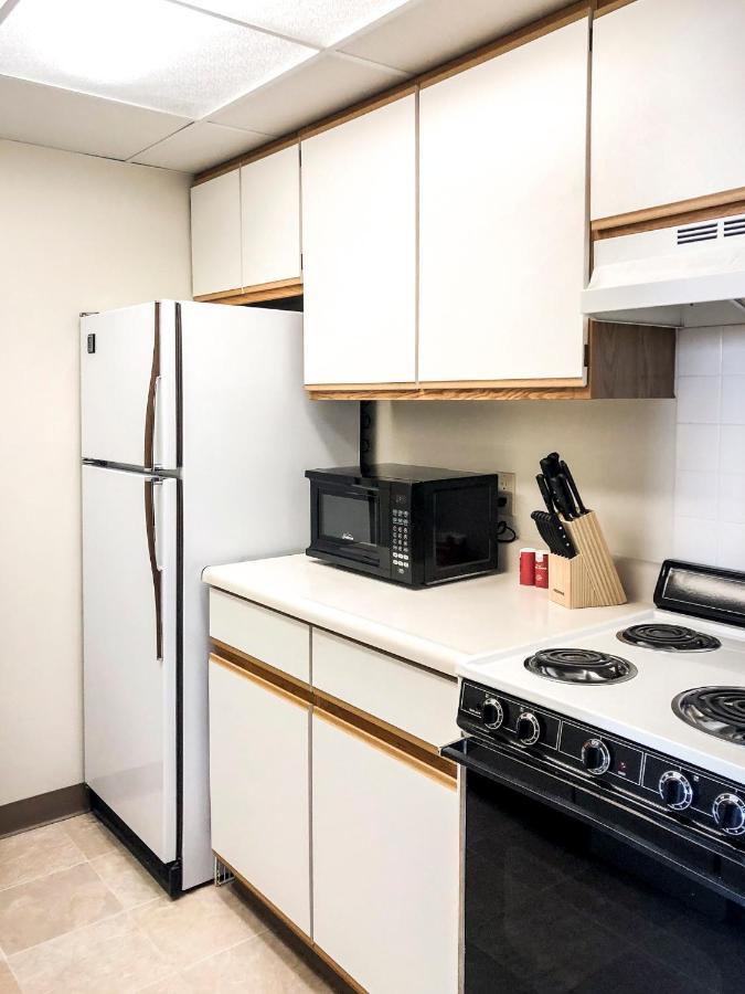Short Term Rentals At The Park At Trowbridge Senior Community Southfield Extérieur photo
