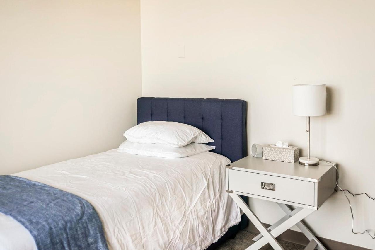 Short Term Rentals At The Park At Trowbridge Senior Community Southfield Extérieur photo