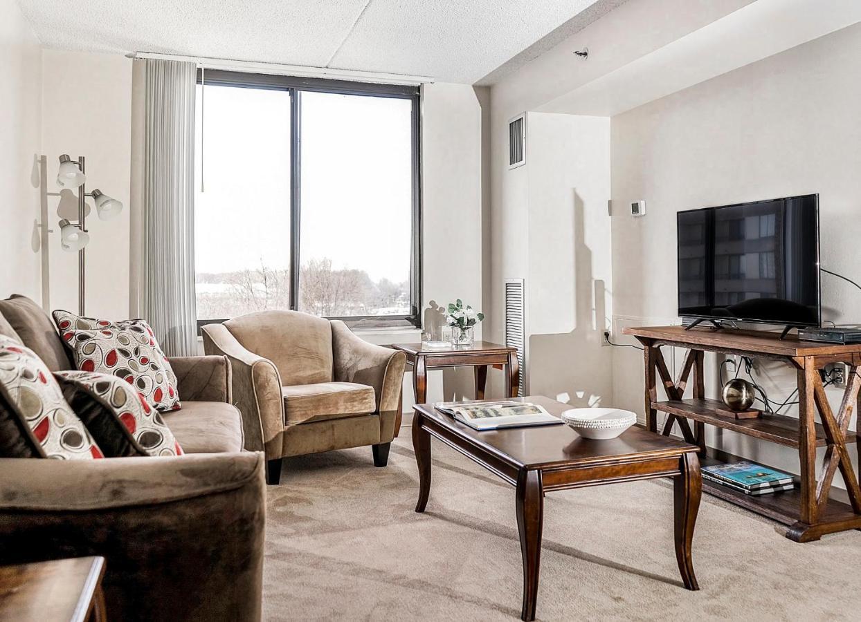 Short Term Rentals At The Park At Trowbridge Senior Community Southfield Extérieur photo