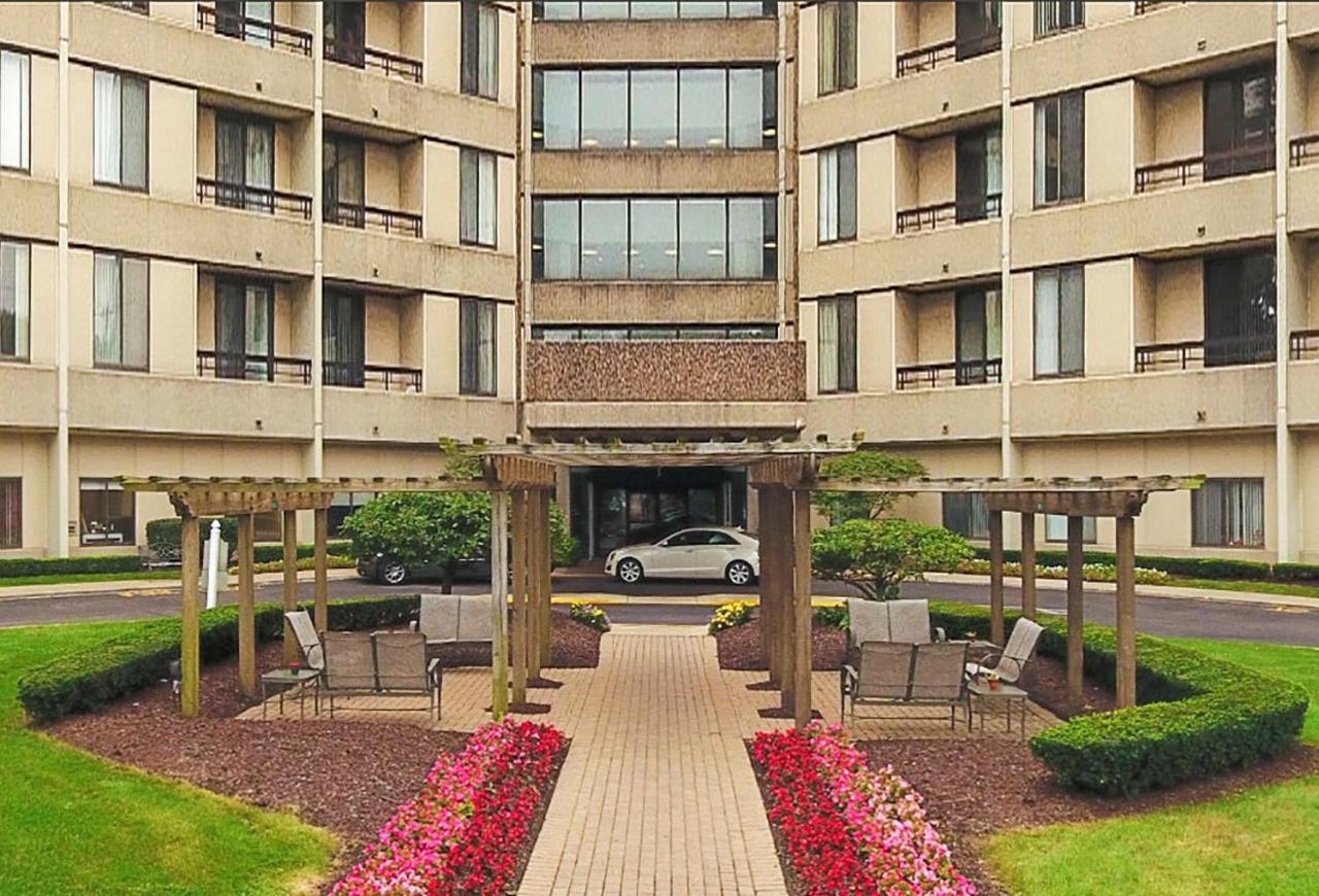Short Term Rentals At The Park At Trowbridge Senior Community Southfield Extérieur photo