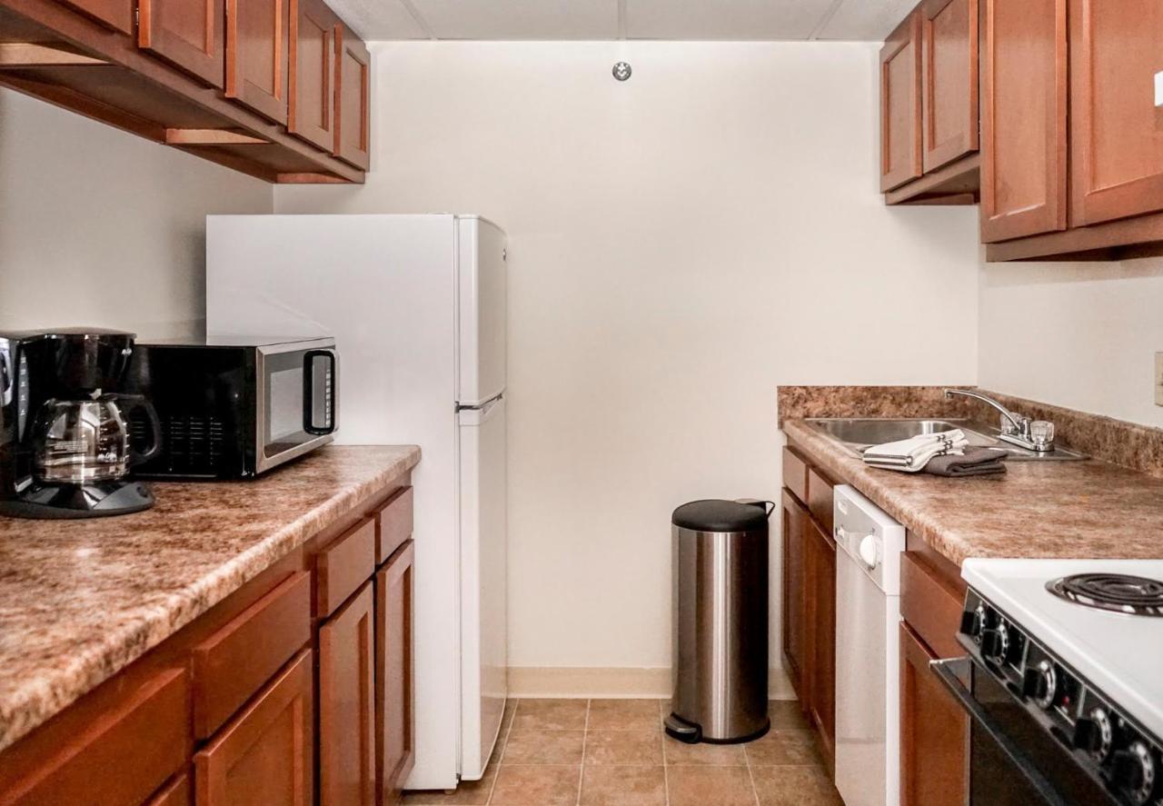 Short Term Rentals At The Park At Trowbridge Senior Community Southfield Extérieur photo