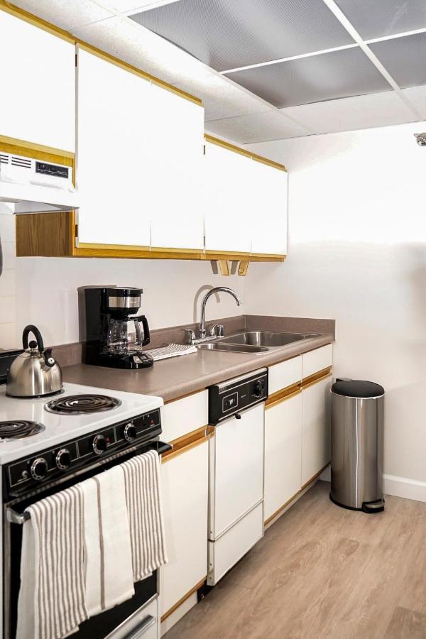 Short Term Rentals At The Park At Trowbridge Senior Community Southfield Extérieur photo