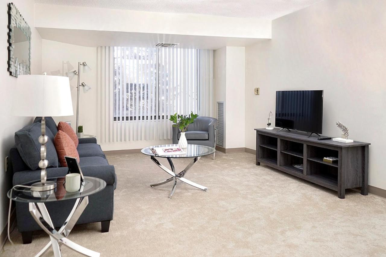 Short Term Rentals At The Park At Trowbridge Senior Community Southfield Extérieur photo