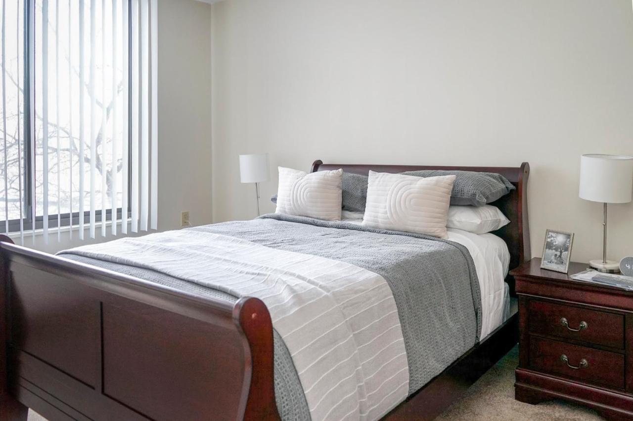 Short Term Rentals At The Park At Trowbridge Senior Community Southfield Extérieur photo